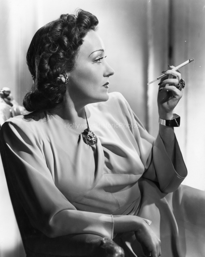 1941 Photo shoot wm.jpg